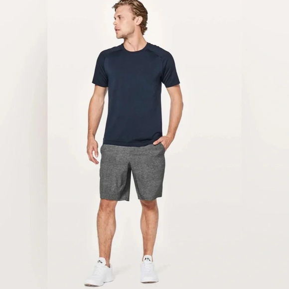 Lululemon Pace Breaker Out Of Mind Liner 9"
Heathered Texture Printed Grey - Picture 1 of 5